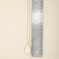Mother Of Pearl Oval Pendant Chain Necklace