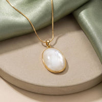 Mother Of Pearl Oval Pendant Chain Necklace
