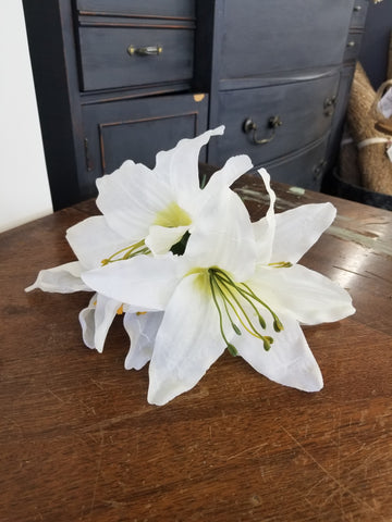 Easter Lily Pick