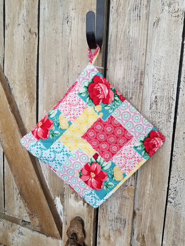 Floral Quilt Hot Pad