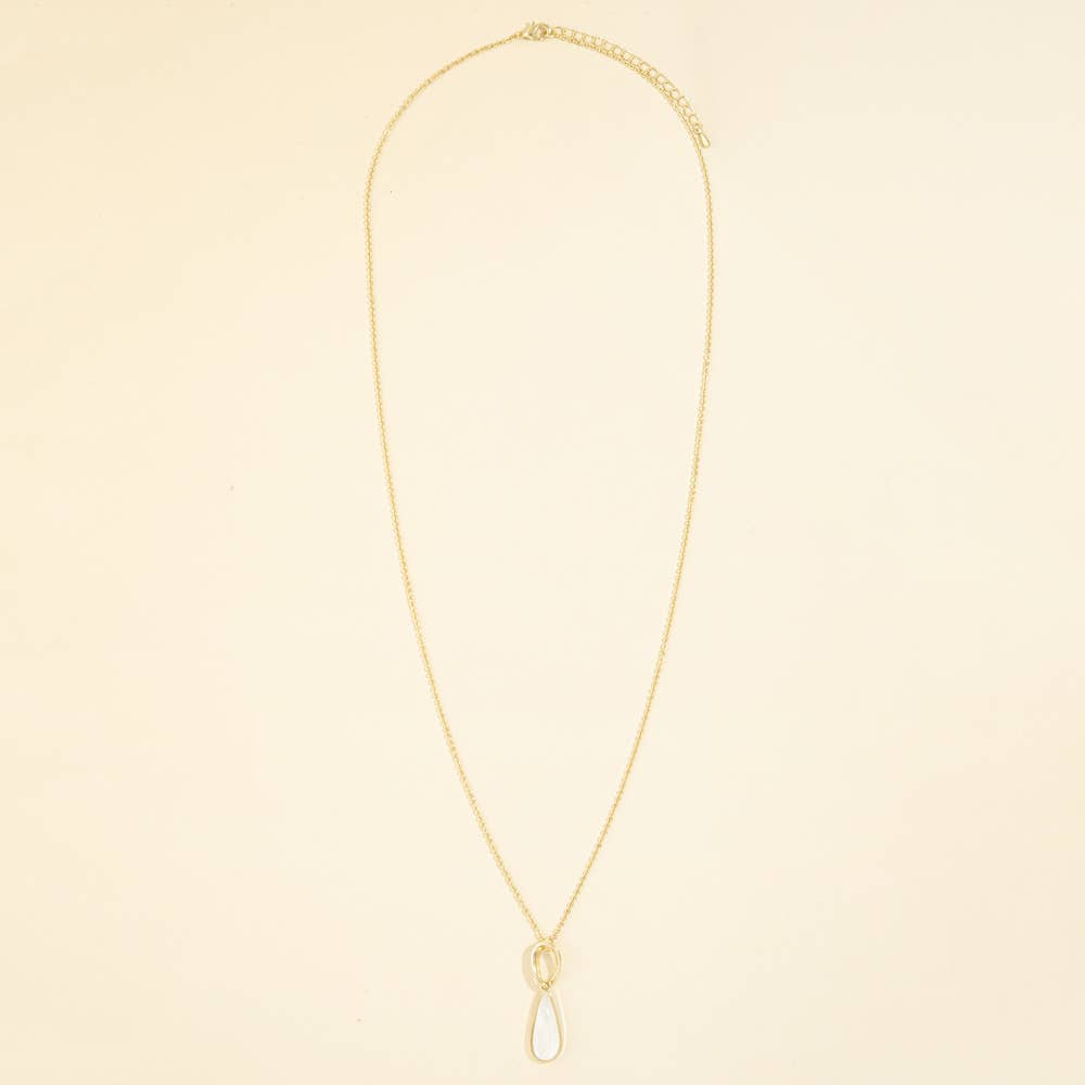 Mother Of Pearl Teardrop Pendant Necklace: Gold