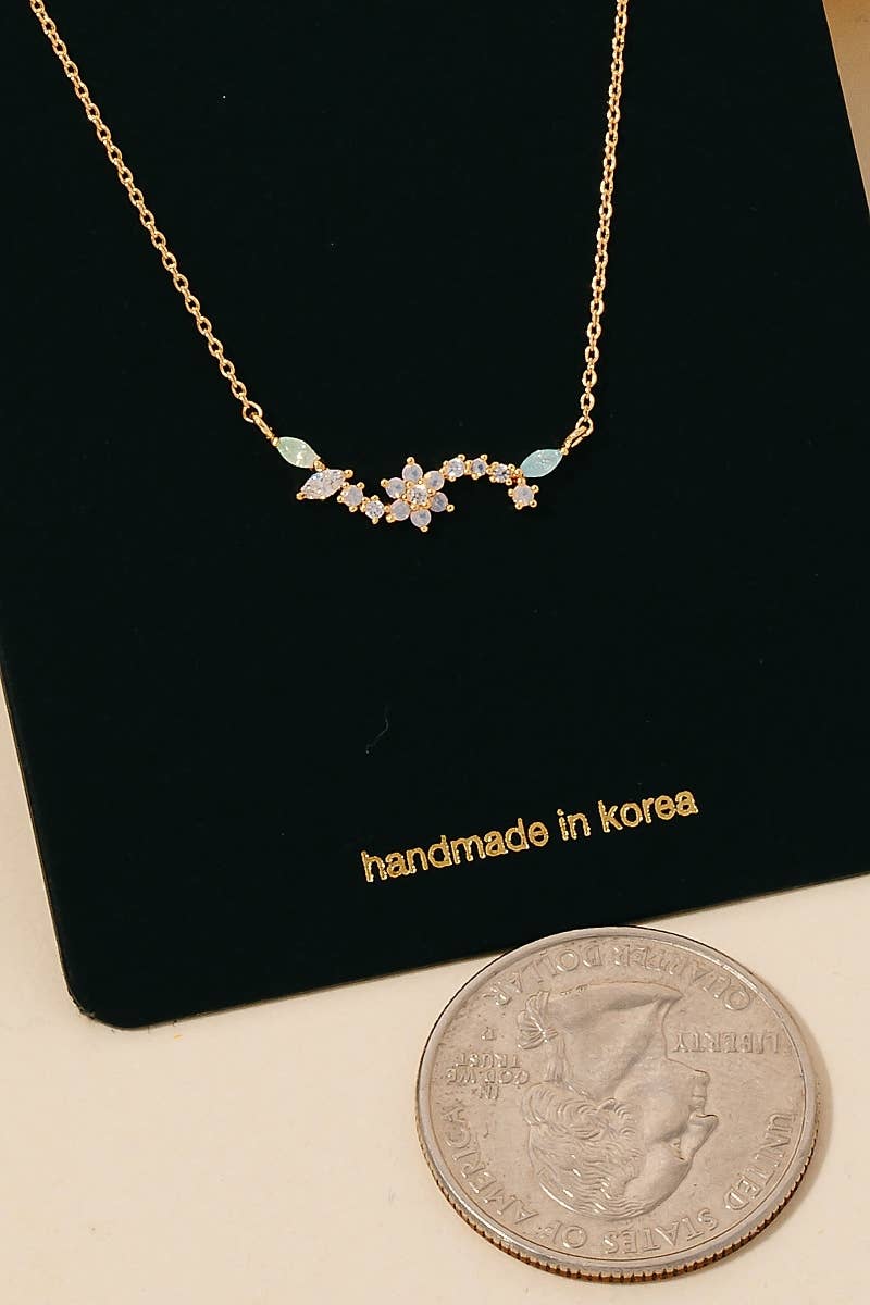 Mixed Mini Cubic Zirconia Flower Leaf Bar Pendant Necklace: Gold