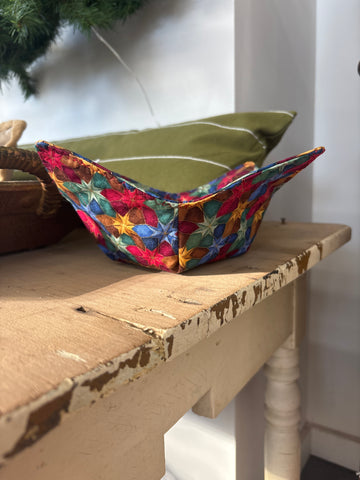 Colorful Holiday Stars Bowl Cozy
