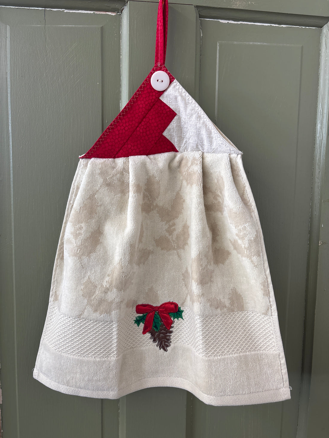 Cream With Pinecone Kitchen Towel