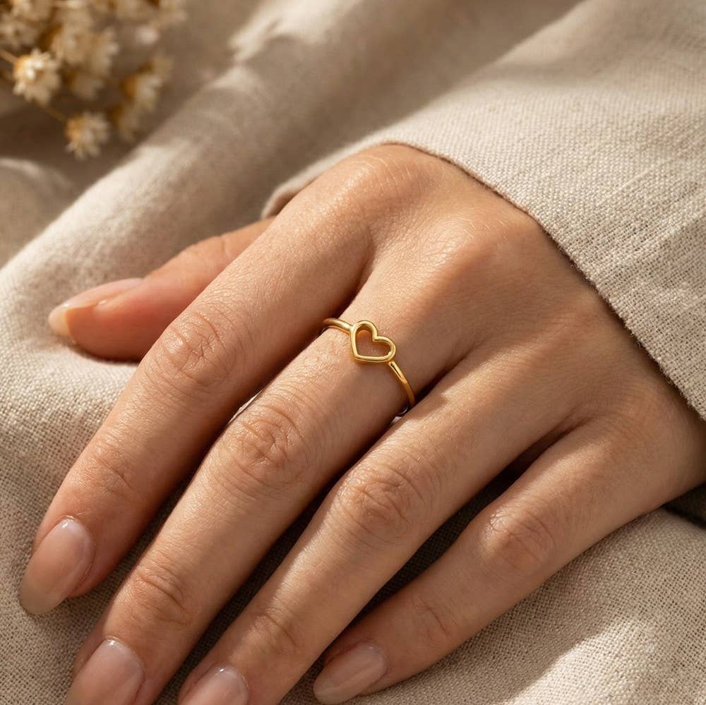 Dainty Open Heart Shape Fashion Ring: Silver