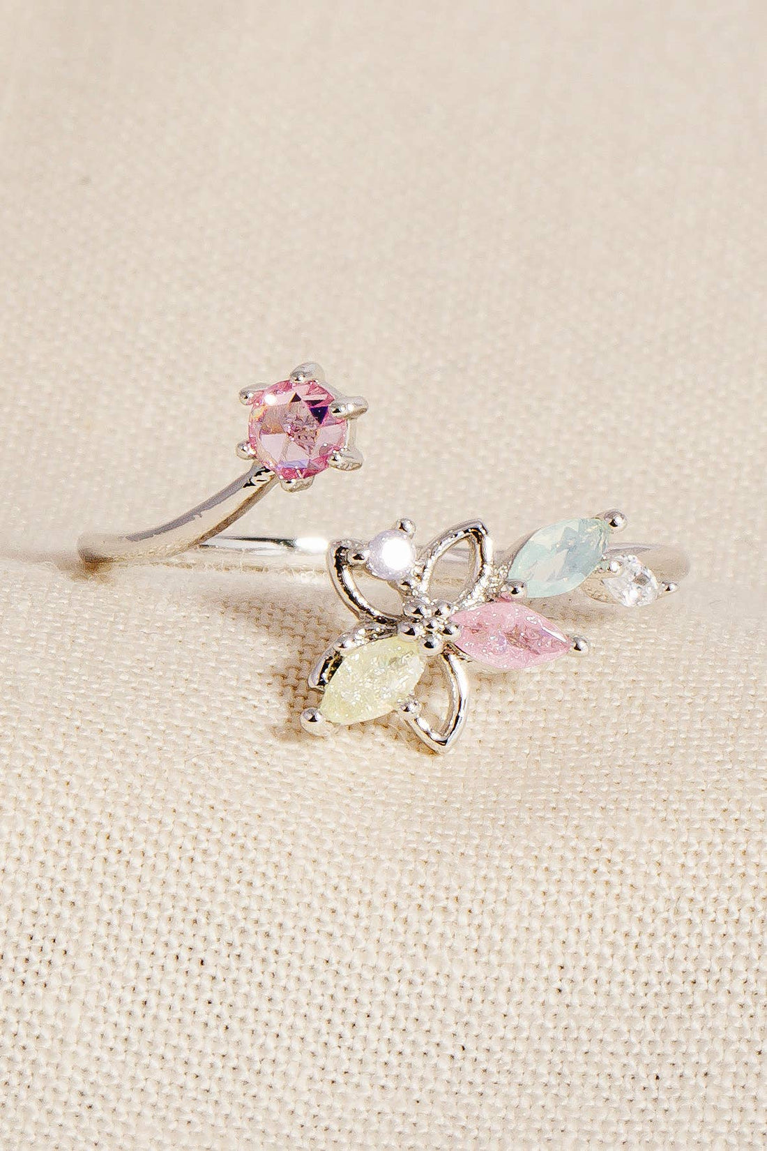Floral Open Twist Ring: Silver