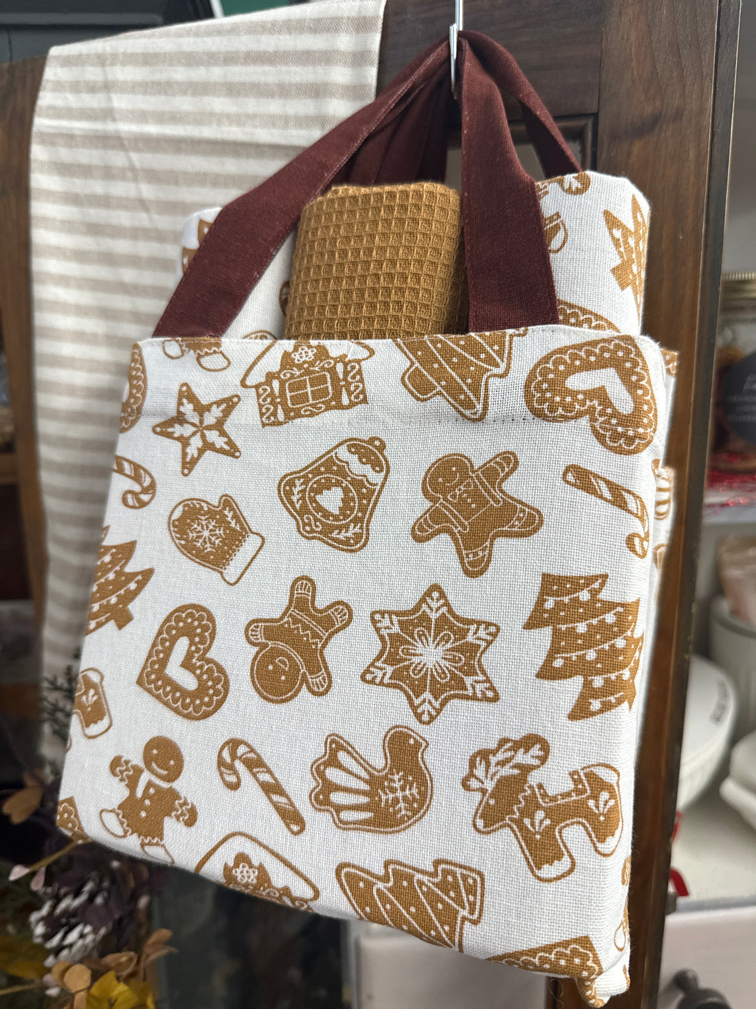 Gingerbread Cookies Towel Gift Set