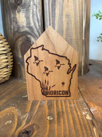 Wisconsin Wooden Laser Shelf Sitter - Horicon