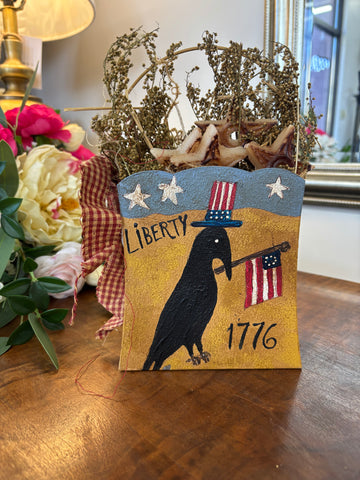 1776 Liberty Crow Decor