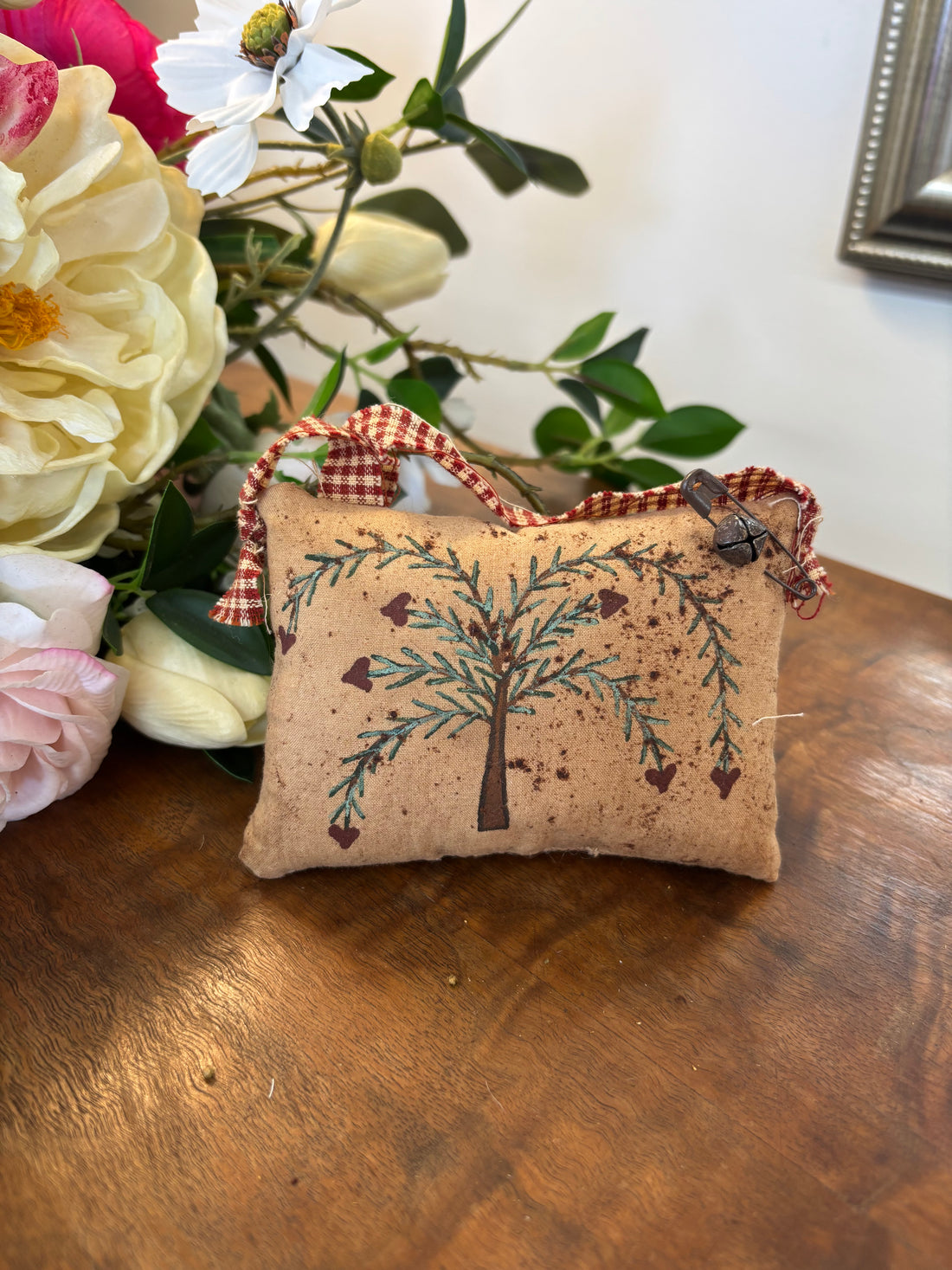 Mini Pillow Decor - Hanging Heart Tree