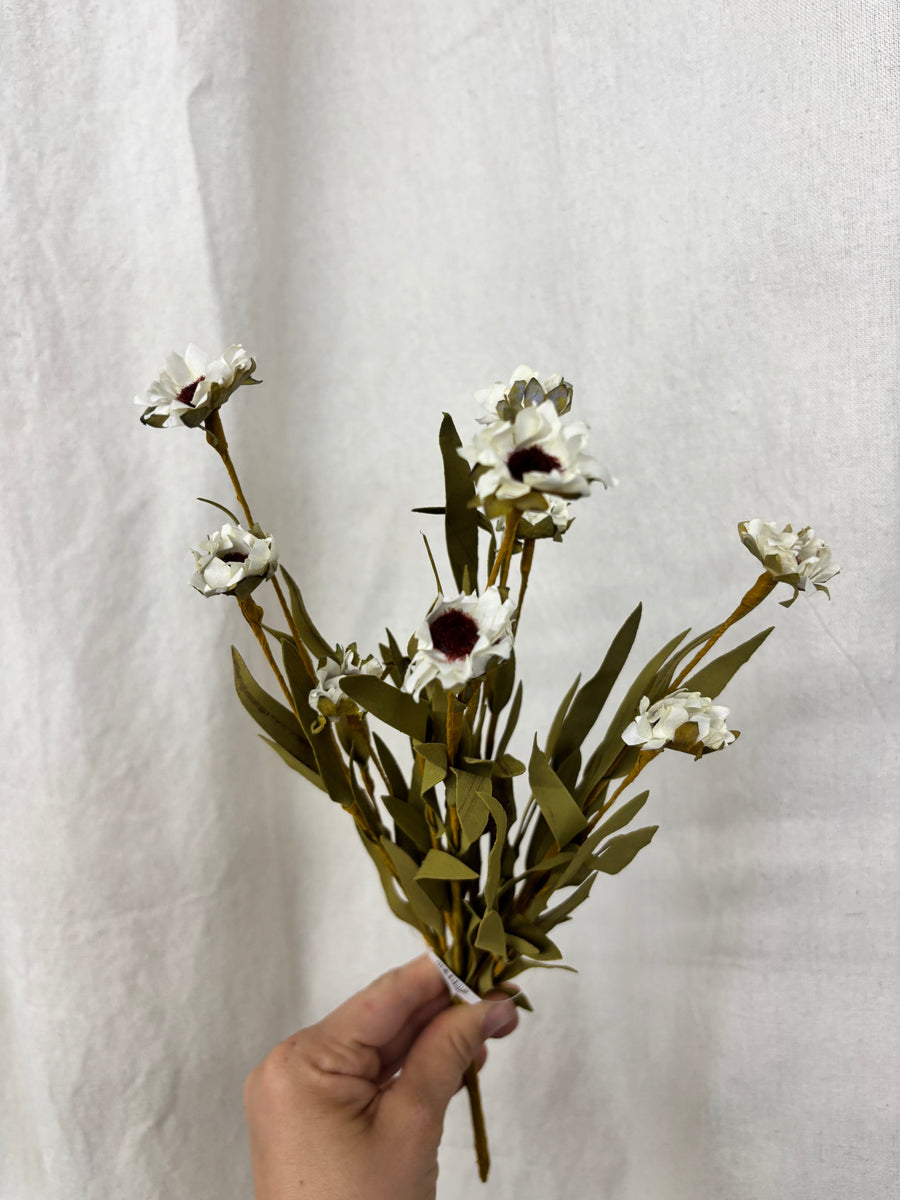 White Flowers - 15"