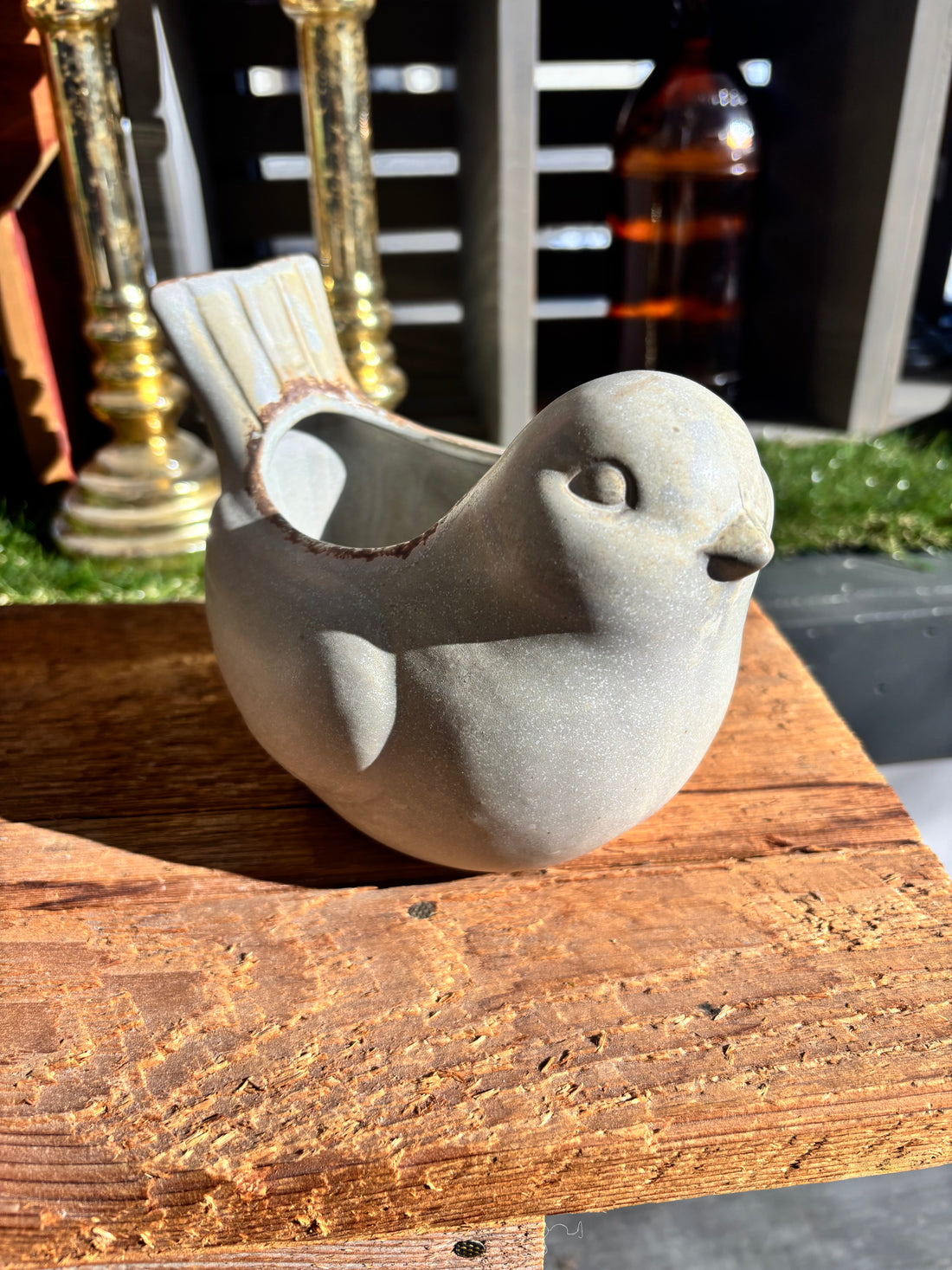 Tan Bird Pot