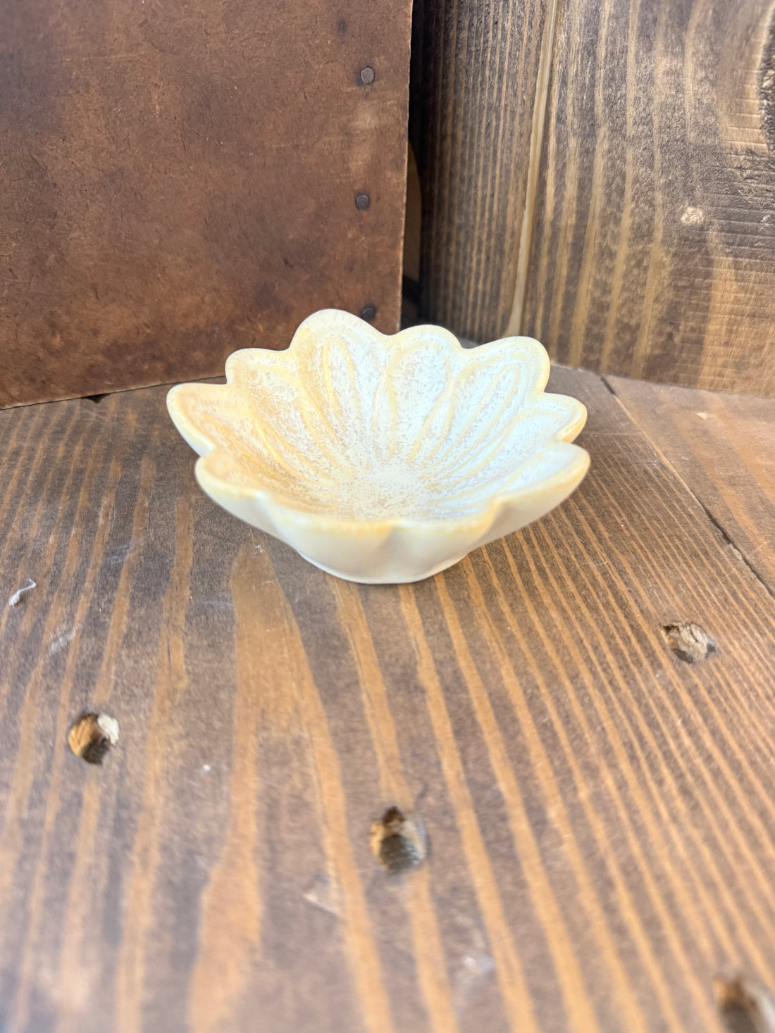 Honey Brown Flower Dish - 3.5"