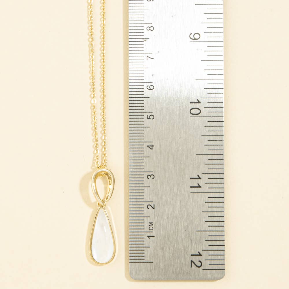 Mother Of Pearl Teardrop Pendant Necklace: Gold