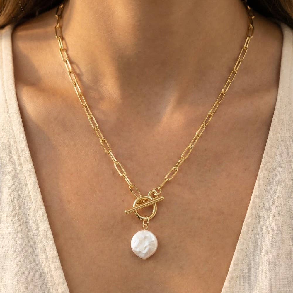 Toggle Chain Link Disc Pearl Charm Necklace: Gold