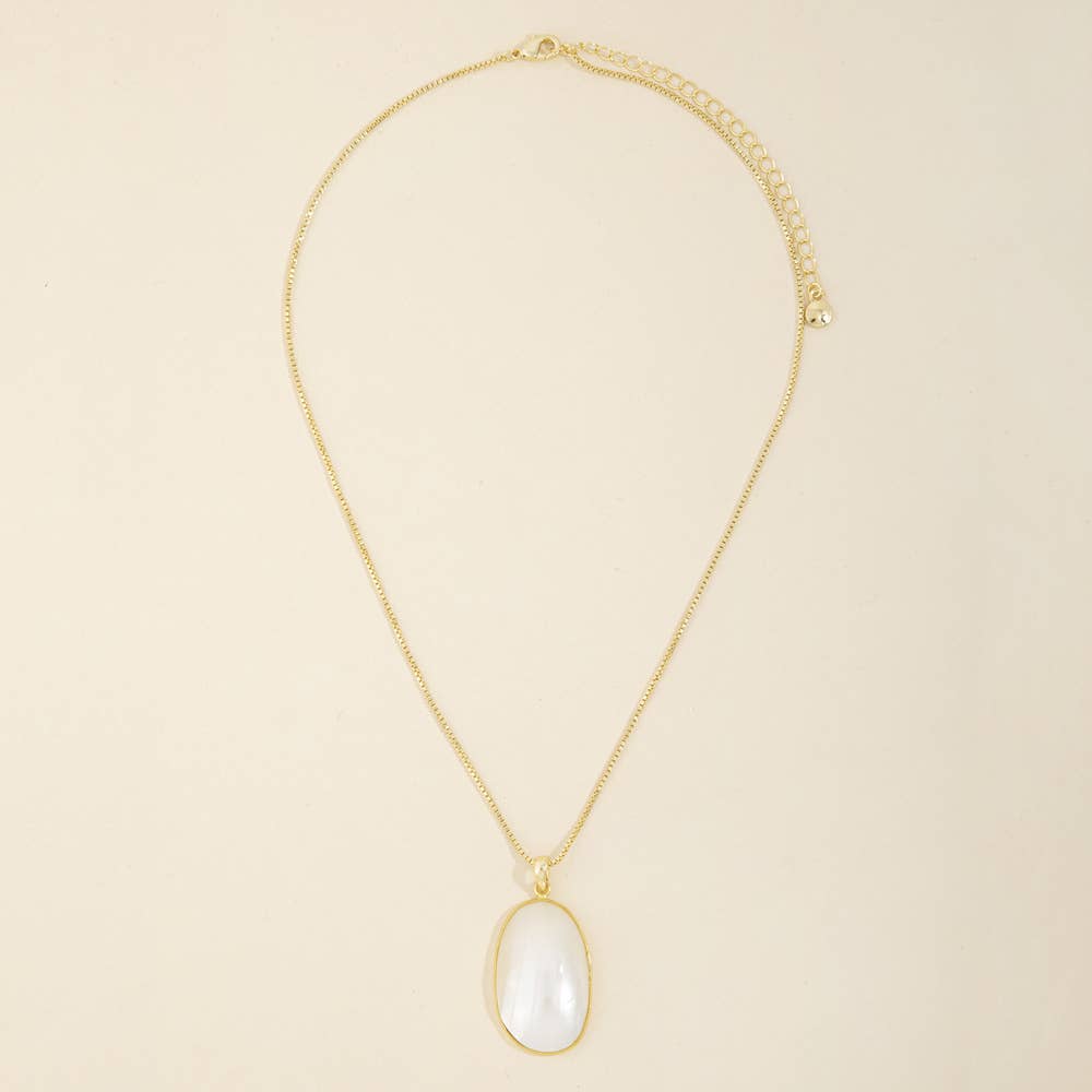 Mother Of Pearl Oval Pendant Chain Necklace