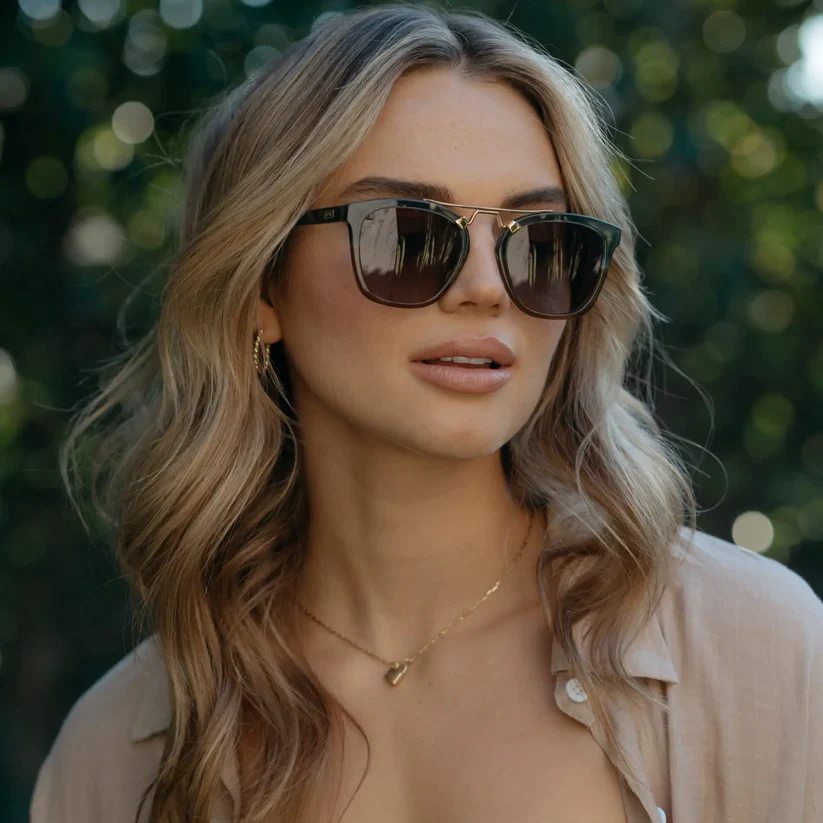 Demi - Women's Polarized Square Sunglasses - Desert Sage / Brown
