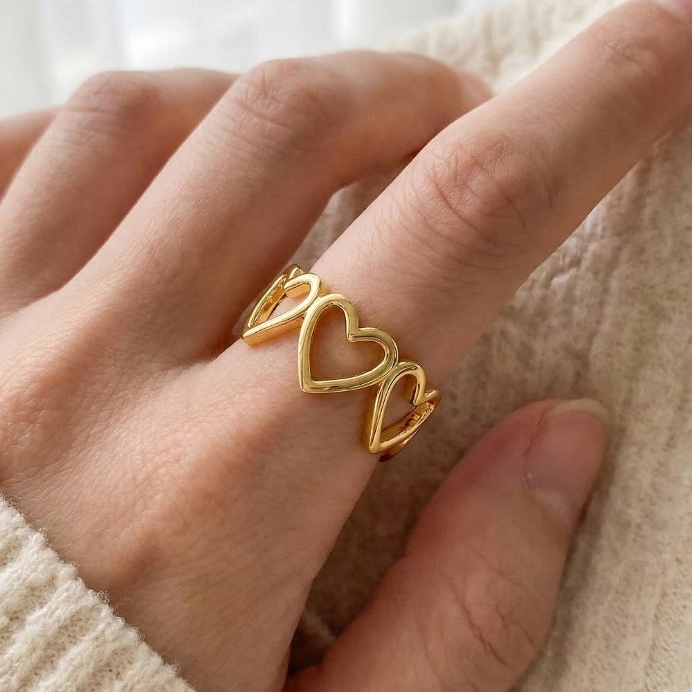 Open Heart Shape Fashion Ring: Gold