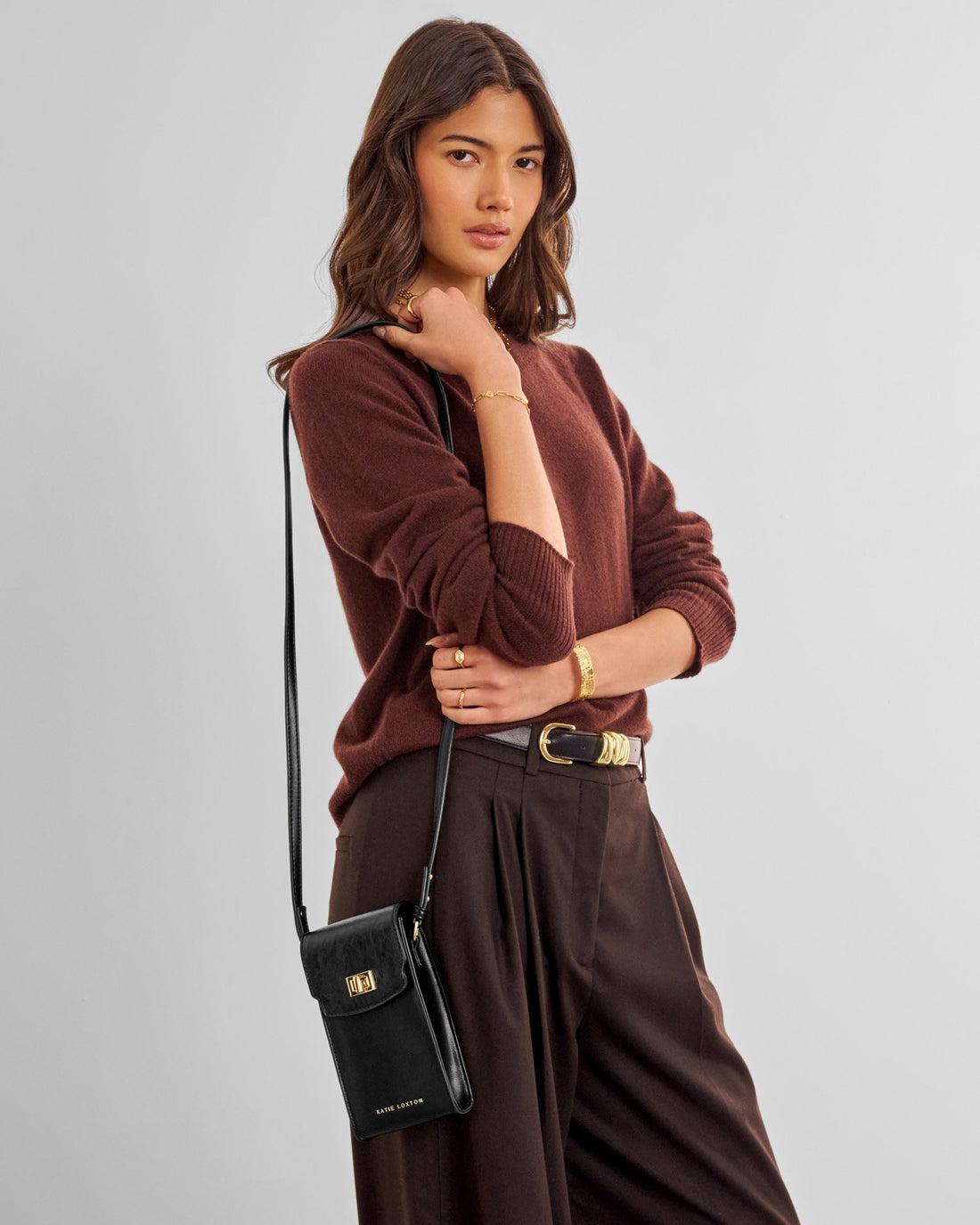 Orin Twist Lock Distressed Slim Bag - Black