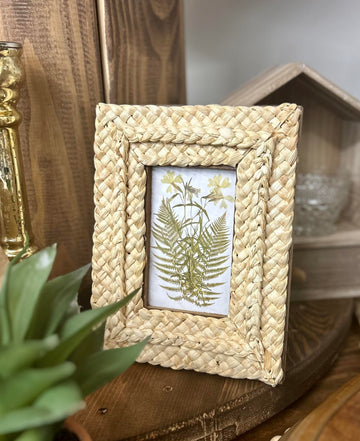 Natural Tan Grass Frame