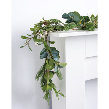 Mistletoe Mix Garland