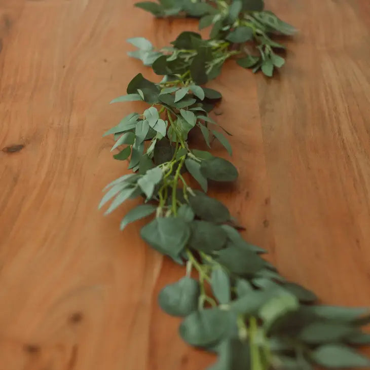 Eucalyptus + Silver Green Willow Garland