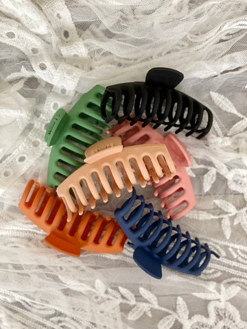 Matte Hair Claw Clip