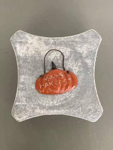 Resin Happy Harvest Hanger