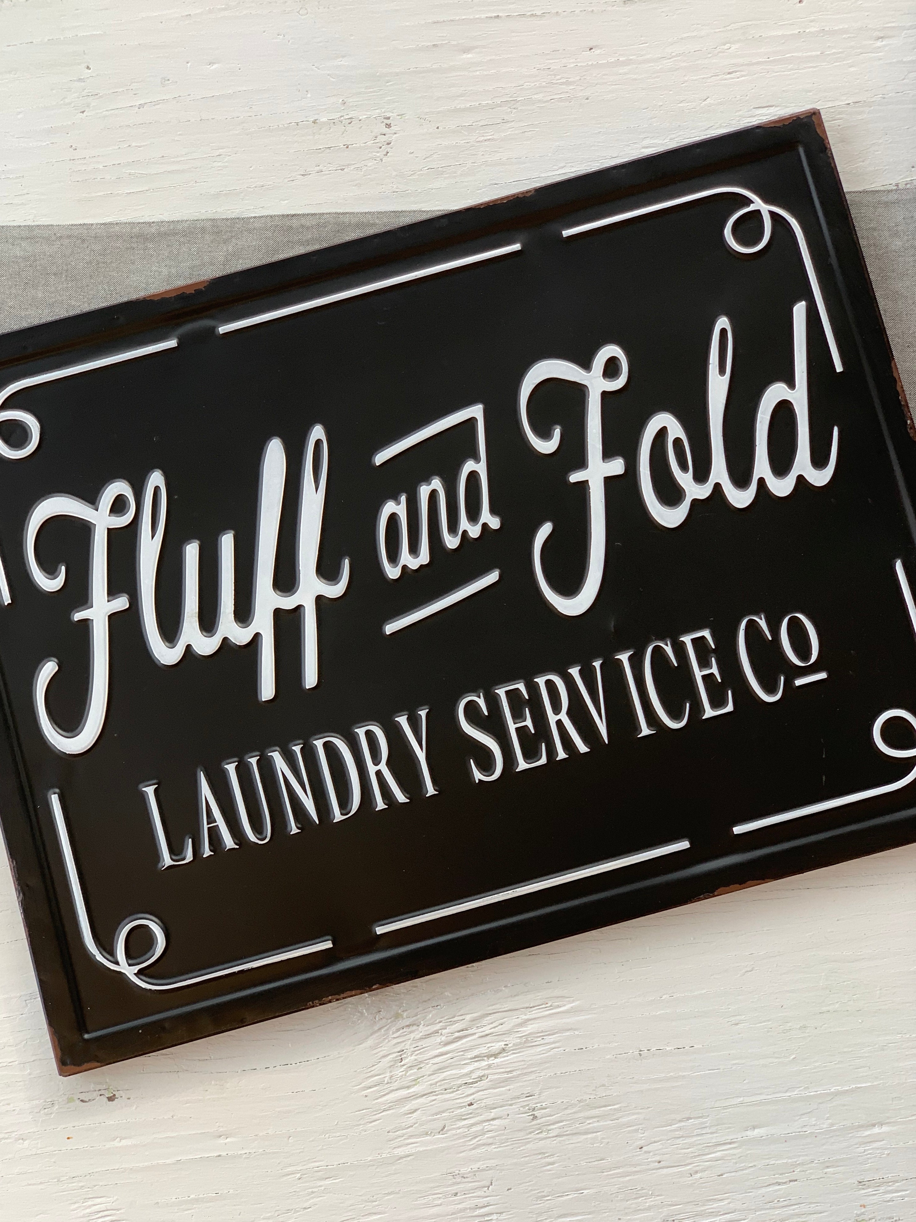 Fluff and Fold Laundry Service Co – Flowers and Gray