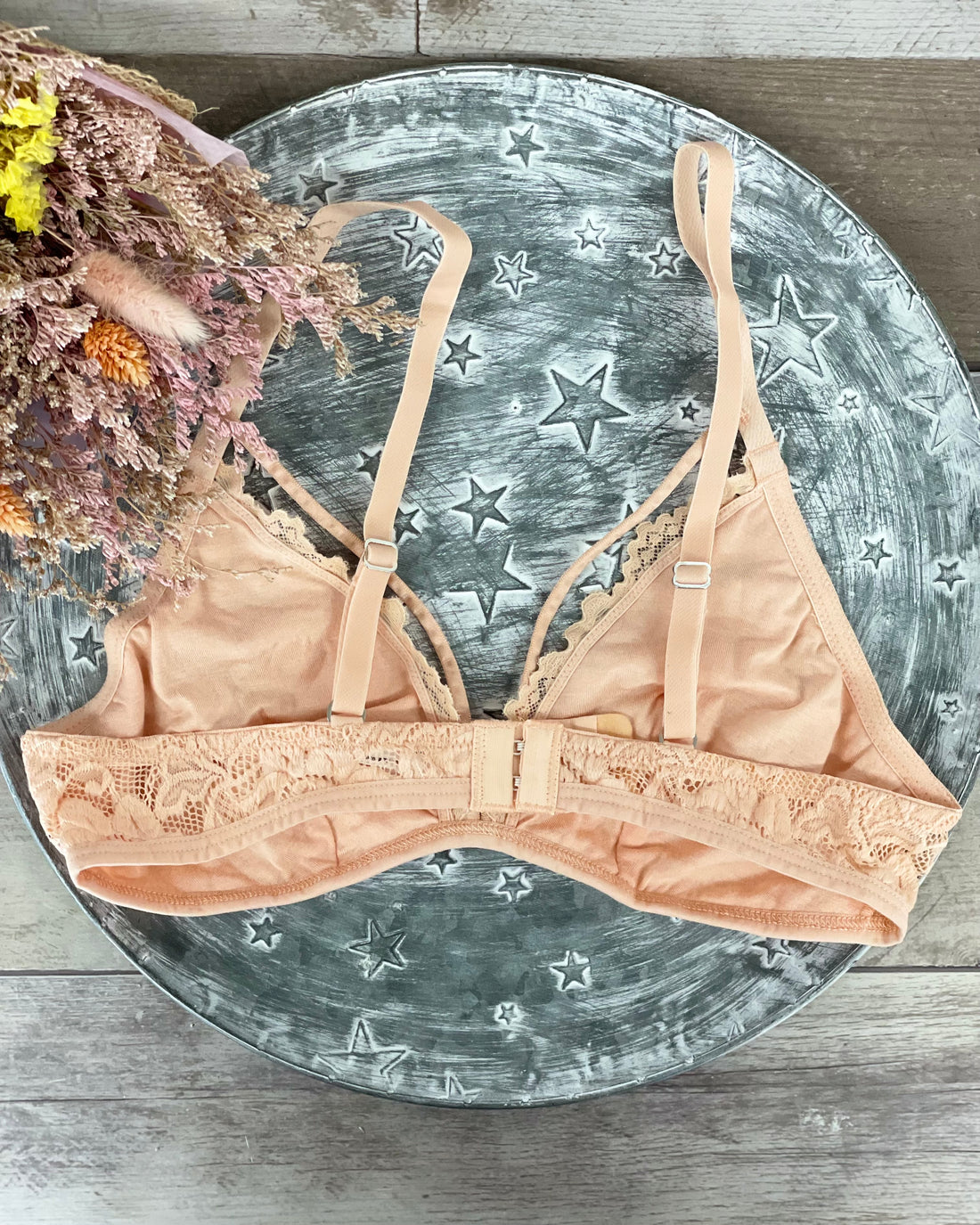 Undie Couture 'Date Night' Lace Bralette - Pale Peach – Flowers