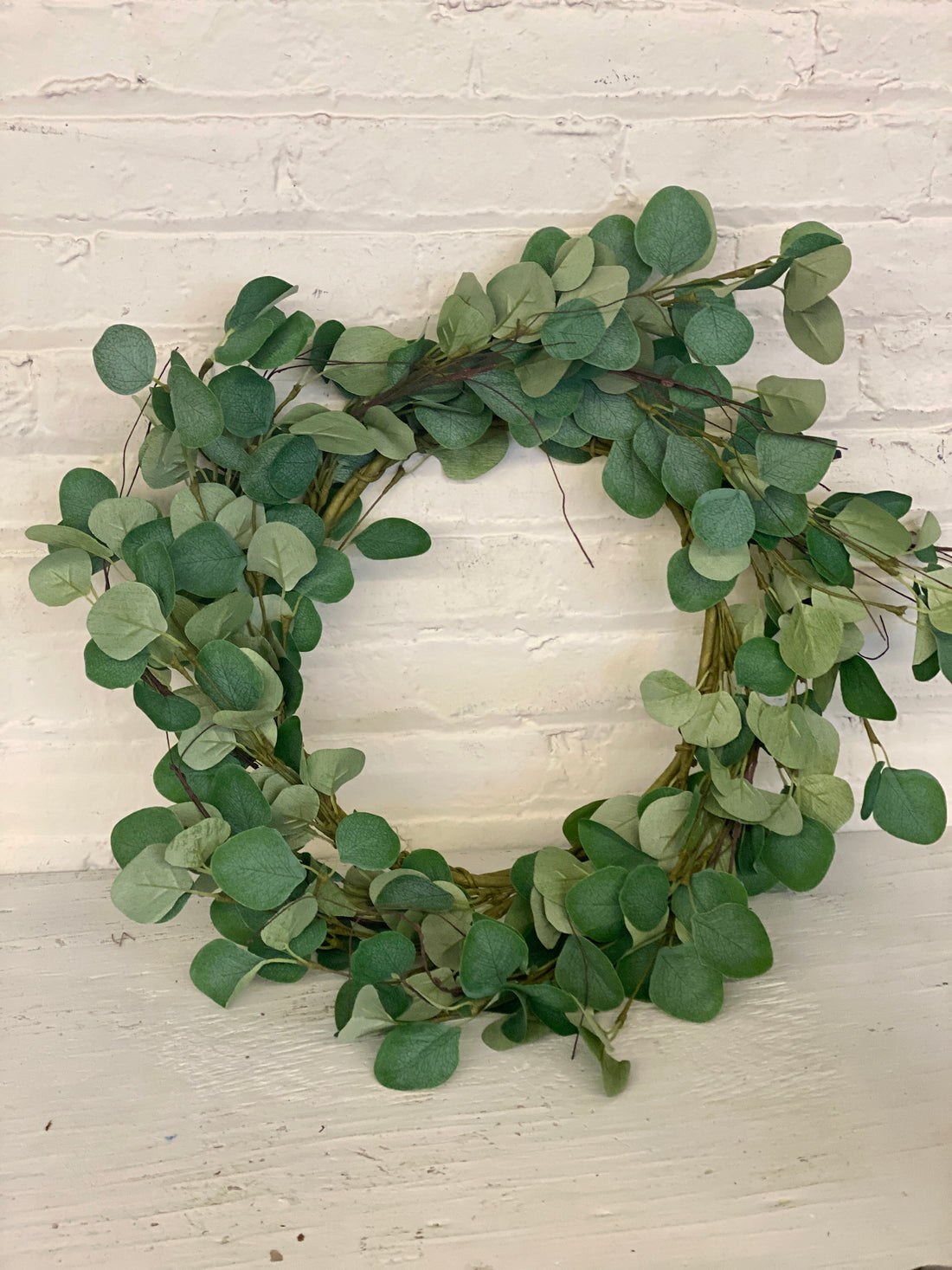 20" Eucalyptus Wreath