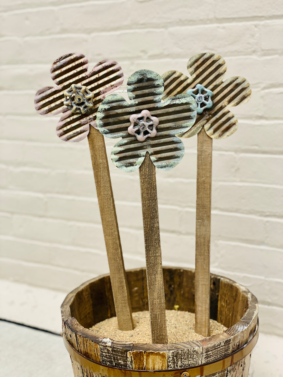 Rustic Wood and Metal Daisy Stake