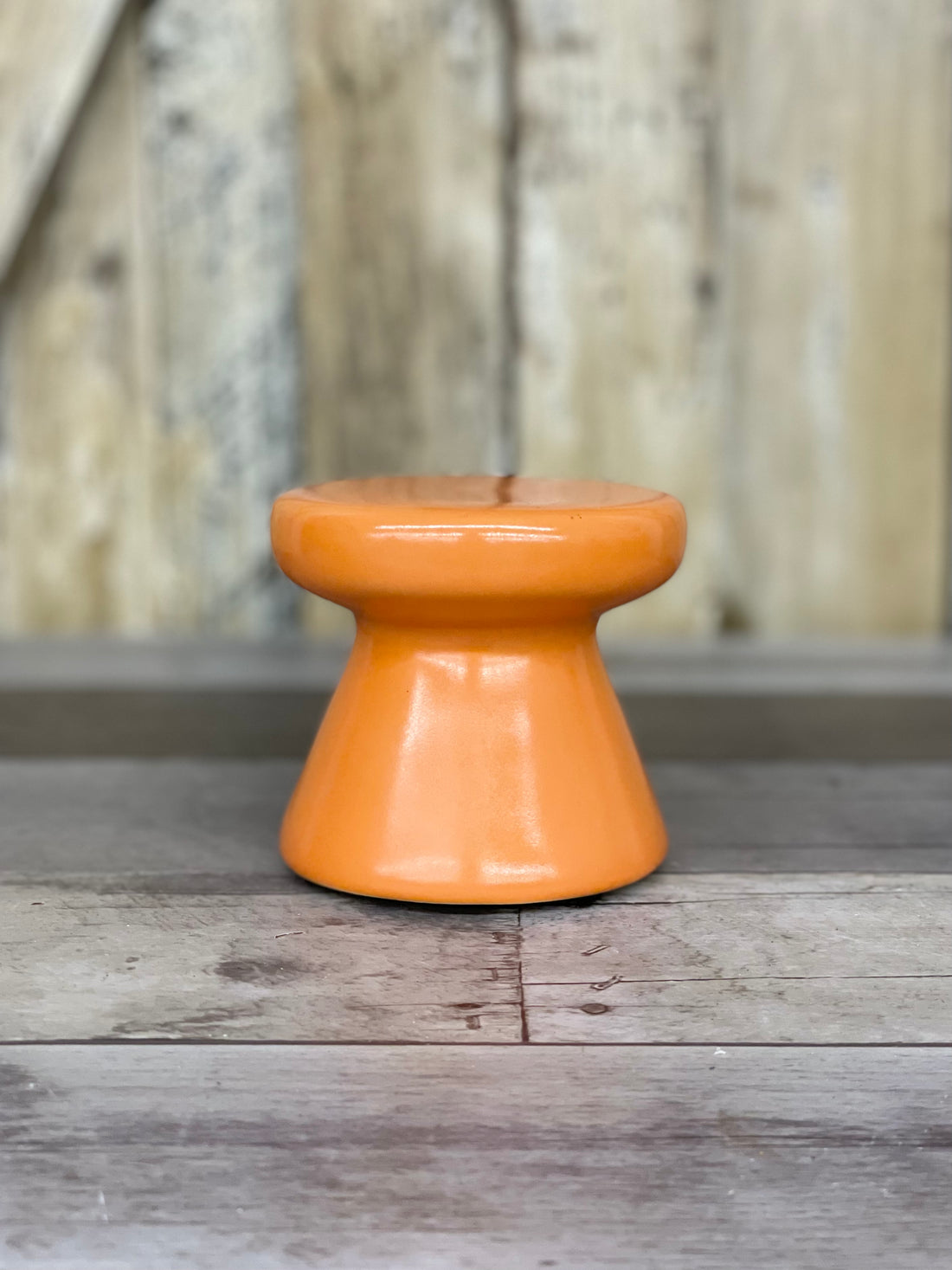 Round Orange Riser
